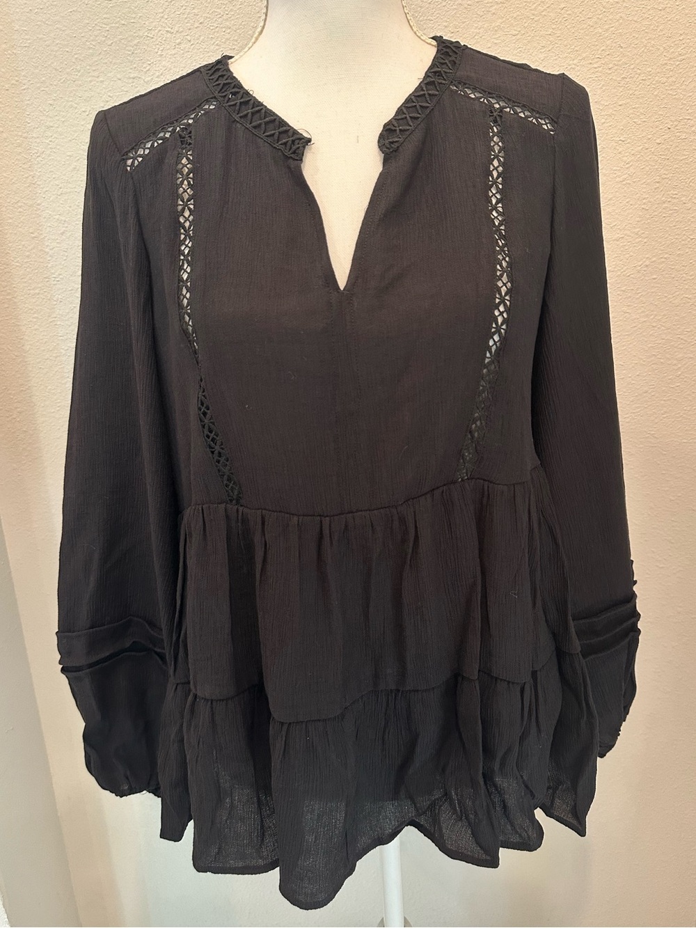 NWT Women’s Size Small Black Lace-Trim Peasant Blouse